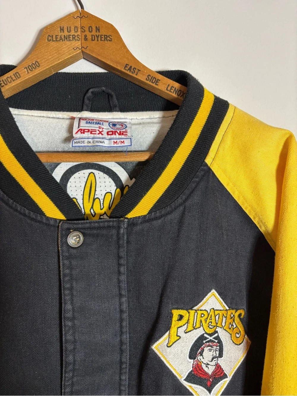 Vintage Apex One Pittsburgh Pirates MLB Bomber Jacket Medium